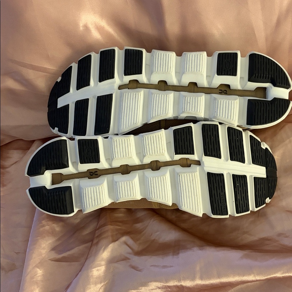 On Running Men's Black and Tan Athletic Shoes - Picture 3 of 3